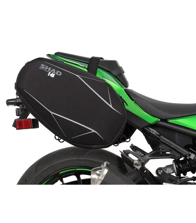 fissaggi-shad-borse-laterali-kawasaki-z900-17-k0z997se-2.webp